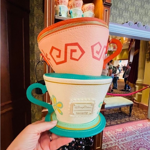 Disney Loungefly Alice in Wonderland tea cup collection novelty purse - Picture 6 of 7